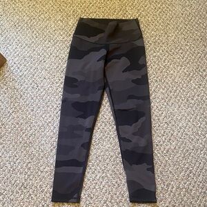 Aerie Camo Leggings - Black and Gray